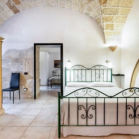 לצ'ה Casa Di Lo Suites חדר תמונה
