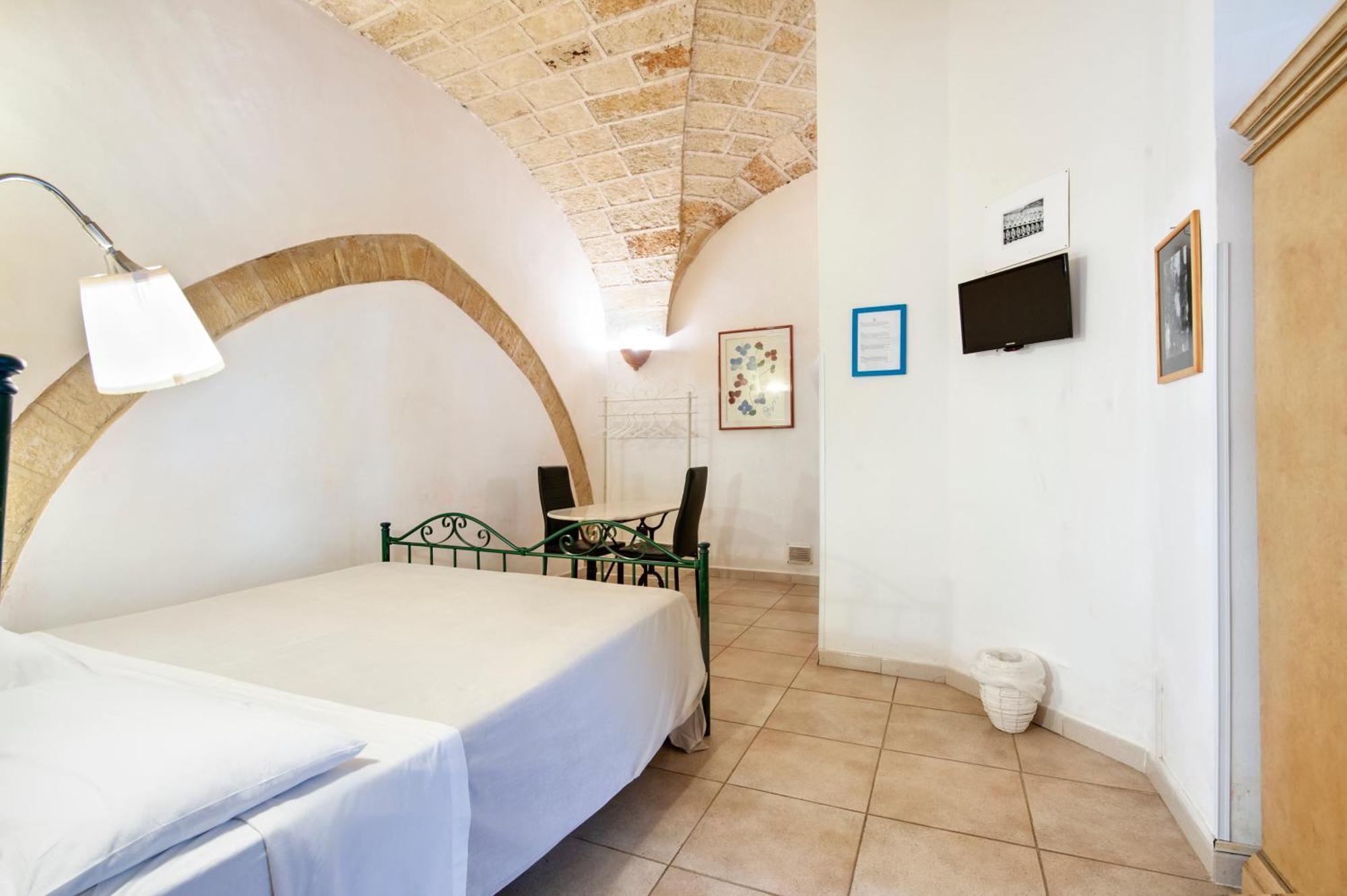 לצ'ה Casa Di Lo Suites חדר תמונה