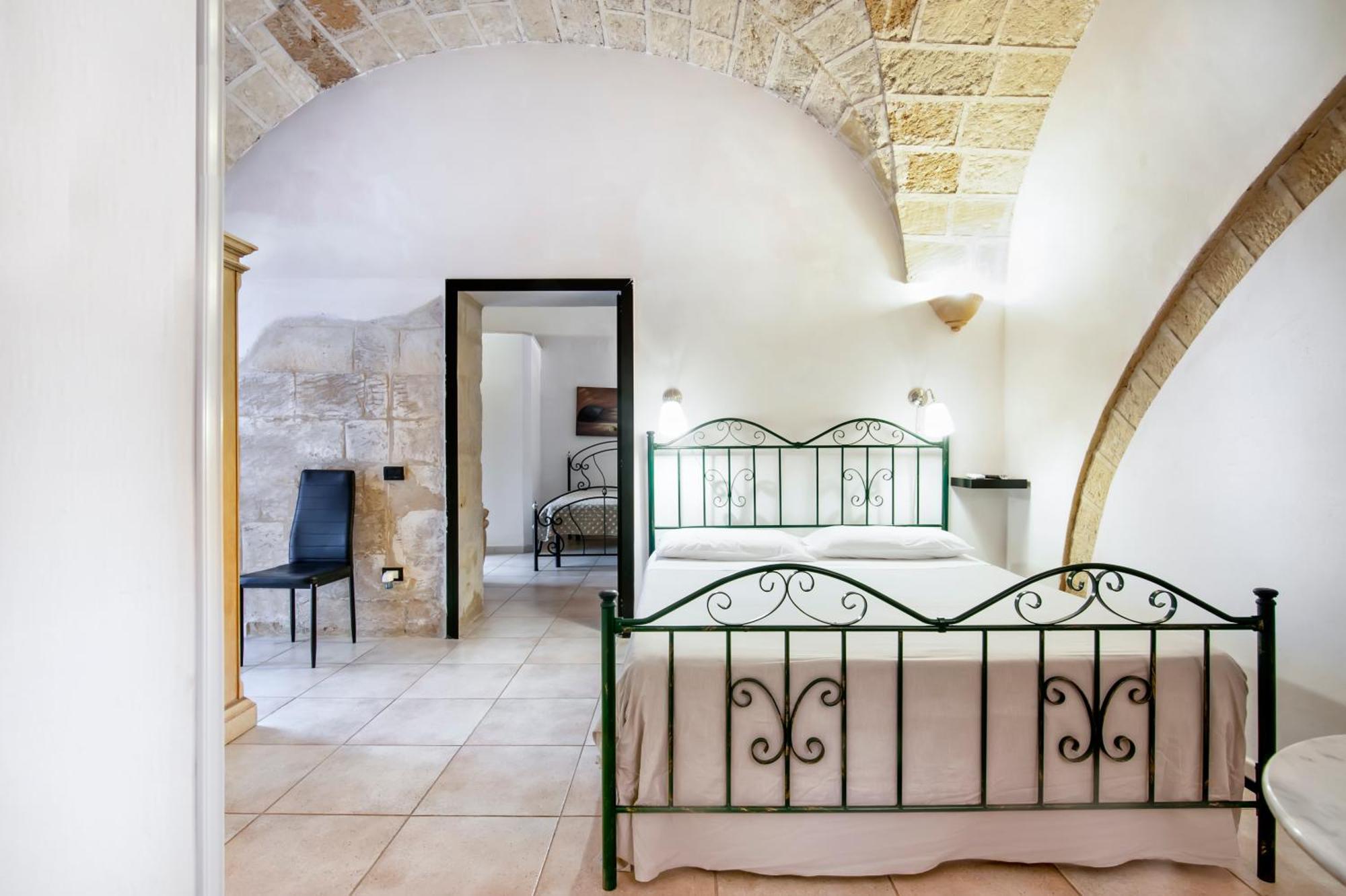 לצ'ה Casa Di Lo Suites חדר תמונה